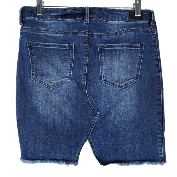 CELEBRITY PINK DENIM SKIRT - Picture 2 of 6